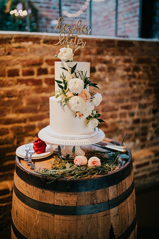 He's her lobster cake topper